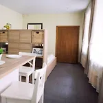 Cozy In The Heart Of Old Town Apartamento