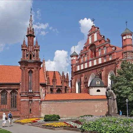 Cozy In The Heart Of Old Town Butas *