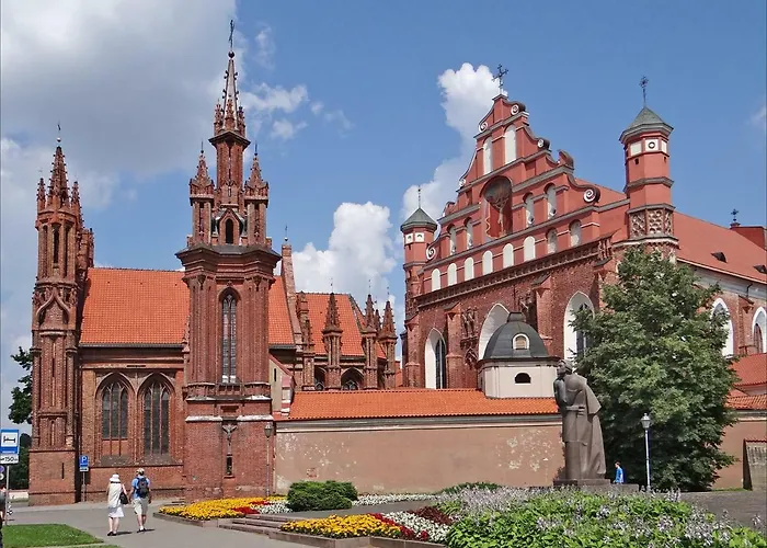 Cozy In The Heart Of Old Town Апартаменти *